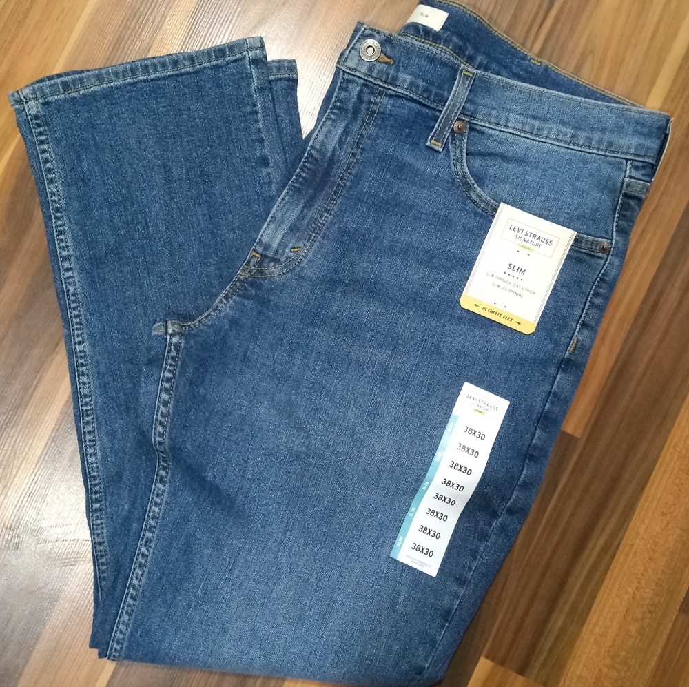 NWT Men's Levi Strauss Signature Slim Jeans Size 38x30 (Real 38x29)